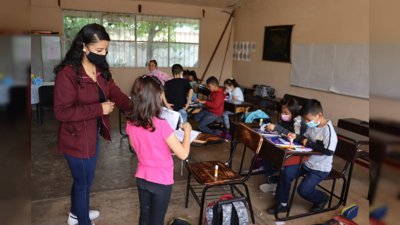 Maestros continúan llegando a escuelas donde se requiere el servicio 
