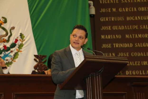Exhorta Héctor Gómez a Gobierno Estatal liquidar adeudo con papeleros michoacanos‏  