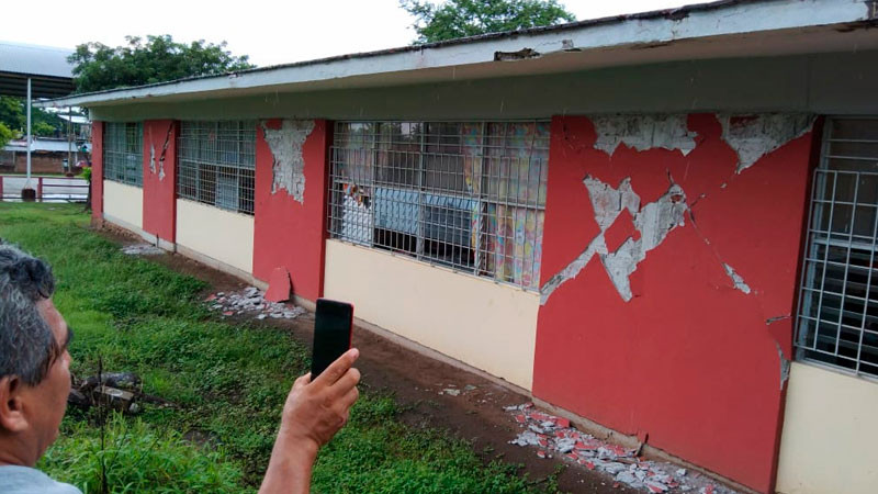 Se suspenden clases en planteles que registren daños y riesgos en Michoacán, informa secretaría de Educación 