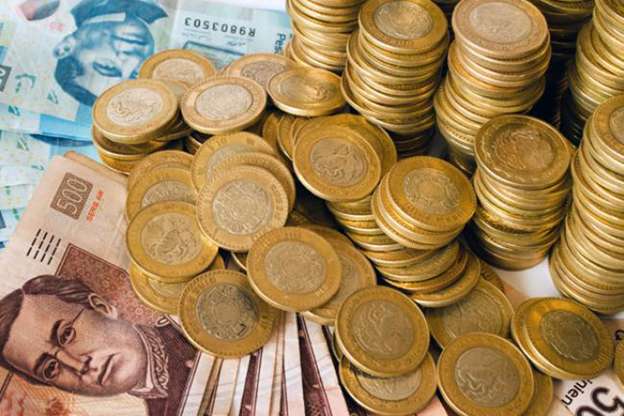 Condiciones económicas internas, responsables de la devaluación del peso frente al dólar: Académica 