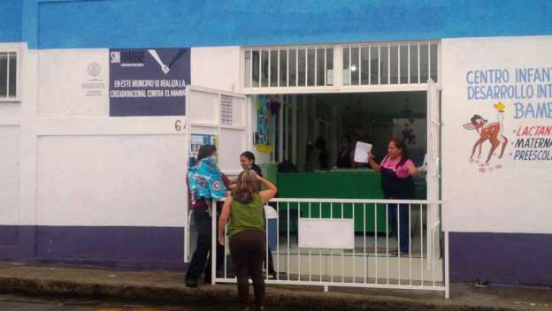 Gran movilización por fuga de amoniaco en inmediaciones de centro infantil en Morelia - Foto 1 
