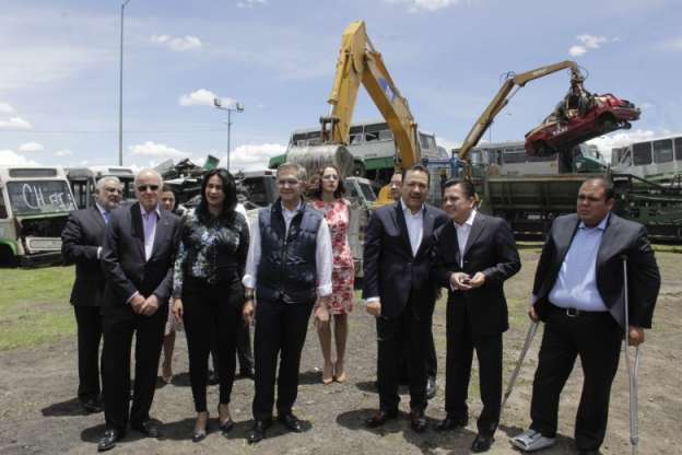 Chatarrizan 700 microbuses en el DF; la próxima semana serán taxis piratas - Foto 5 
