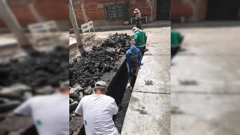 Realiza reparación en tramo de drenaje el gobierno de Huandacareo