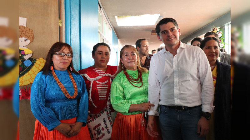Inaugura Toño Ixtláhuac módulos de gobiernos municipal y estatal en mercado Benito Juárez