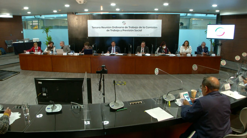 Avanza en el Senado iniciativa para ampliar vacaciones a trabajadores