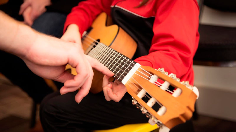 Secretaría de Educación en Michoacán invita a taller de guitarra por una cultura de la paz 