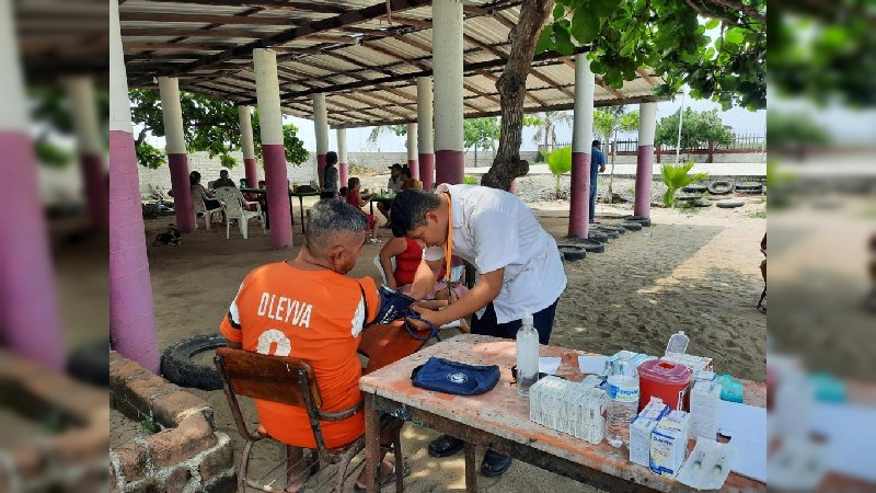 Brigadas de Salud en Tu Familia se encuentran en refugios de la Costa Michoacana 