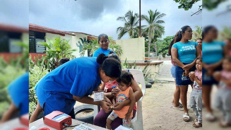 Brigadas de Salud en Tu Familia se encuentran en refugios de la Costa Michoacana 