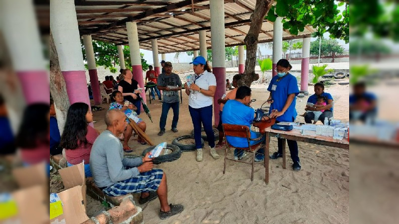 Brigadas de Salud en Tu Familia se encuentran en refugios de la Costa Michoacana 