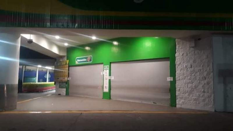 Cierran Bodega Aurrera en Lázaro Cárdenas por irregularidades