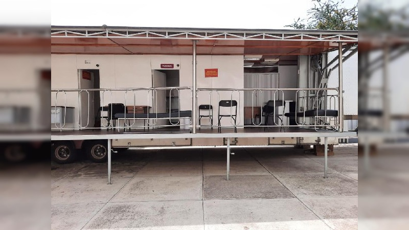 Hospitales móviles en Maruata y Apatzingán continúan ofreciendo servicios médicos
