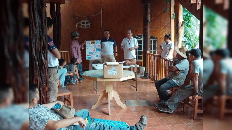 Hospitales móviles en Maruata y Apatzingán continúan ofreciendo servicios médicos