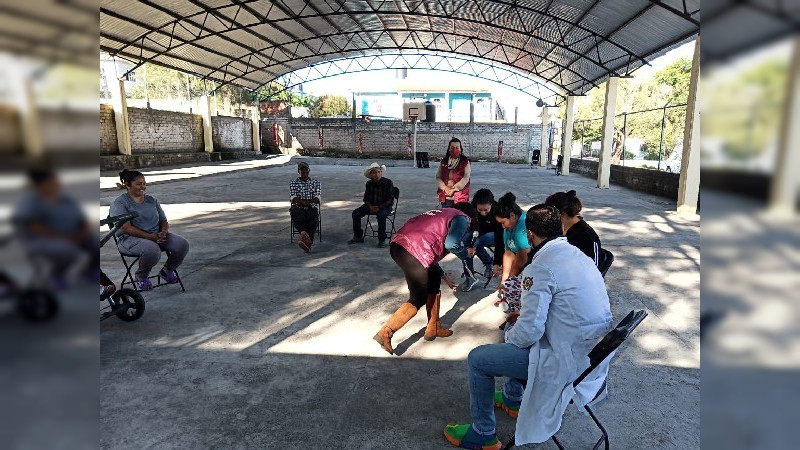 Imparte Coepris taller de saneamiento básico en comunidad El Calvario