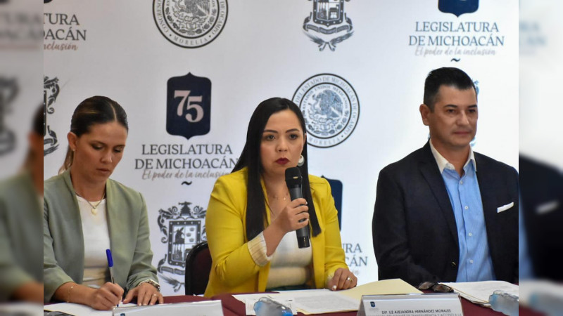 Liz Hernández defiende el bienestar animal, anuncia el Primer Festival de Protección Animal en los Reyes 