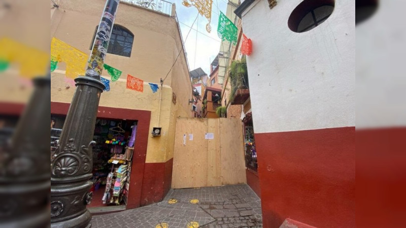 Clausuran el icónico "Callejón del Beso" en Guanajuato 