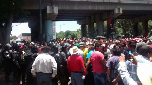 CNTE continua bloqueo para entrega de cheques  