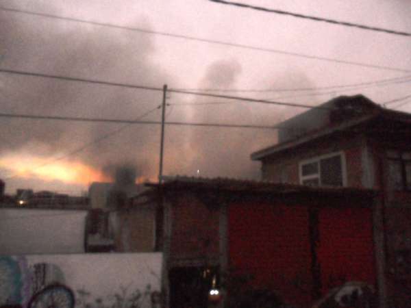 Se registra incendio en taller de mofles de Morelia - Foto 0 