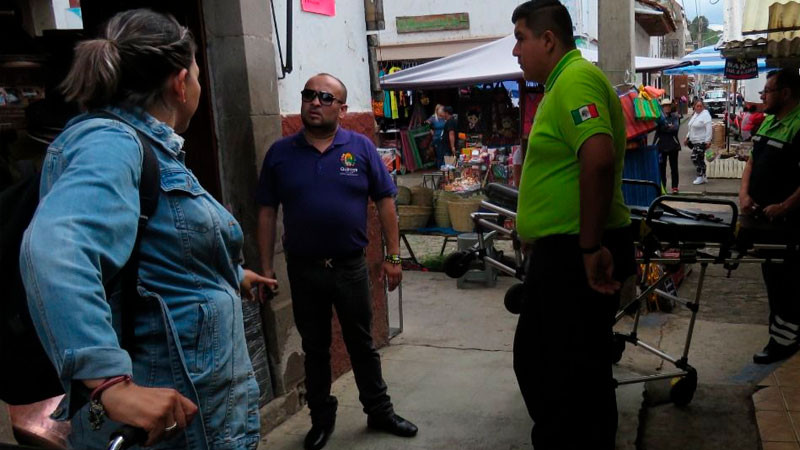 Realizan recorrido de revisión de comercio fijo y semifijo de la plazuela de Los Mártires en Quiroga