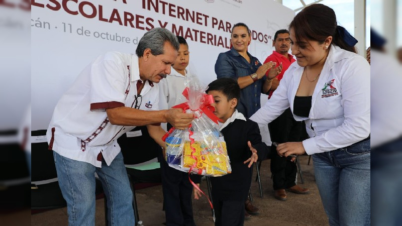 Secretaría de Educación del Estado de Michoacán lleva internet, útiles, lentes y materiales escolares a zonas marginadas