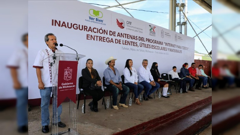 Secretaría de Educación del Estado de Michoacán lleva internet, útiles, lentes y materiales escolares a zonas marginadas