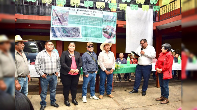 Gobierno de Michoacán entrega decreto de conservación en Tingambato