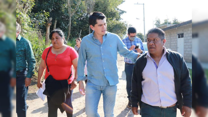 Refuerza Toño Ixtláhuac obras en comunidades de Zitácuaro 