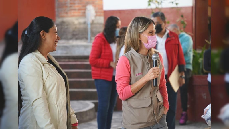#CONECTANDO, programa de la Diputada Daniela de los Santos, ahora será replicado en Apatzingán 