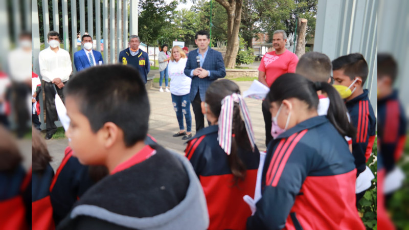 Zitácuaro; Participan alumnos de la primaria Manuel Buendía en "Conociendo Nuestra Heroica" 