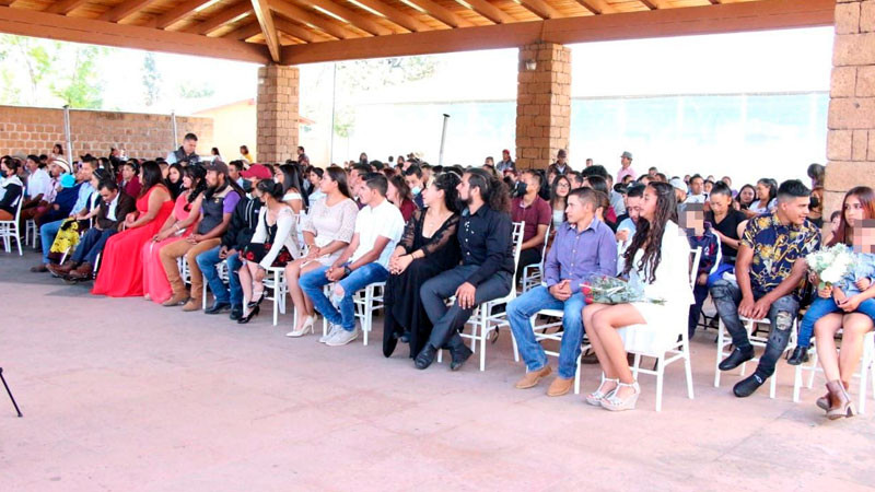 Realiza Registro Civil matrimonios colectivos en Pátzcuaro