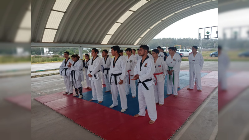 Realiza UTM Encuentro Universitario de Taekwondo