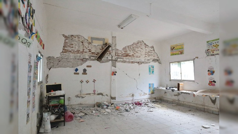 Avanza SCOP en la evaluación daños a escuelas, por sismos en Michoacán 