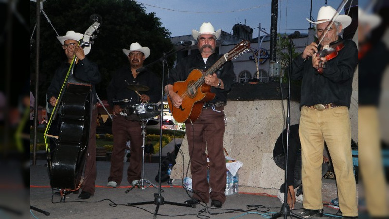 Pobladores de Ciudad Hidalgo disfrutan del un domingo cultural organizado por el Ayuntamiento