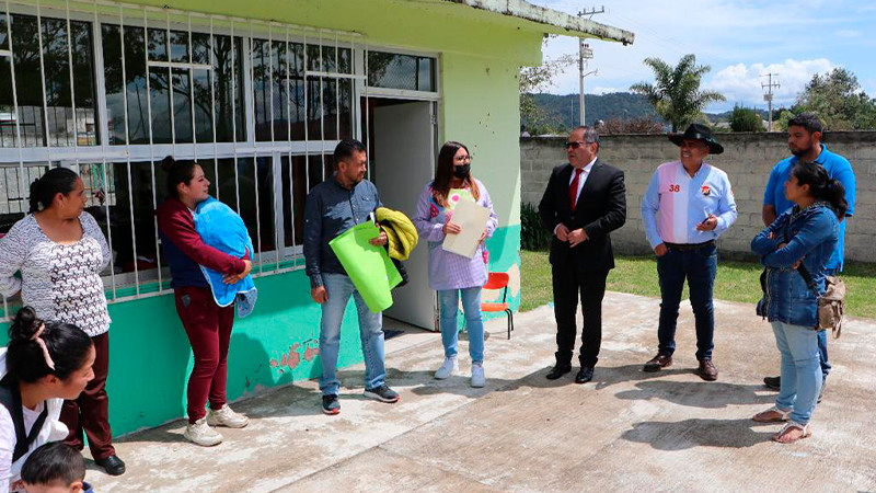 Téllez Marín realiza una visita al jardín de niños Pablo Montesino, en la comunidad San Pedro en Ciudad Hidalgo 