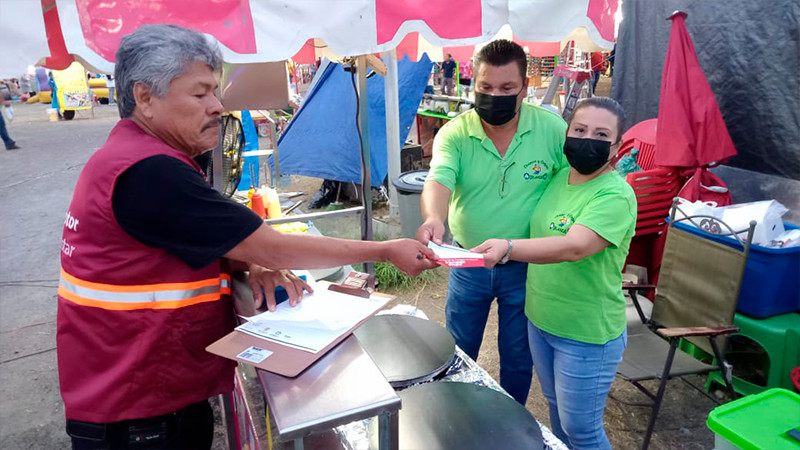 Promueve Coepris prácticas de higiene a comerciantes en Expo Fiesta de Apatzingán 2022 