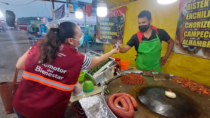 Promueve Coepris prácticas de higiene a comerciantes en Expo Fiesta de Apatzingán 2022 