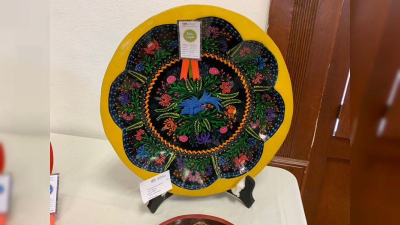 Ganan 28 artífices en Concurso Artesanal de Maque y Textil Bordado