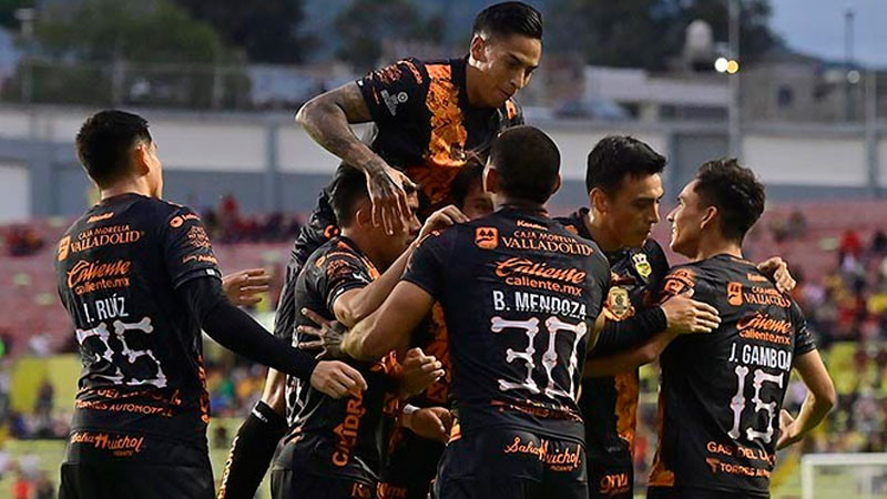 Los Canarios suman 6 partidos al hilo sin triunfo; pero calificaron en penales a los Cuartos de Final 