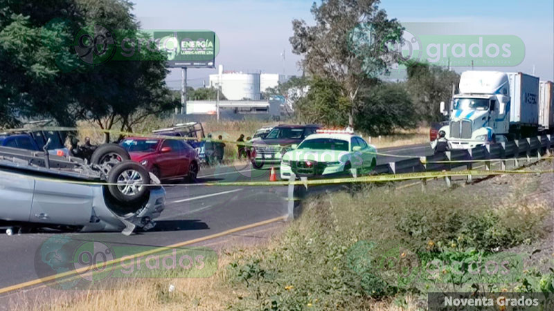 Fuerte accidente deja un muerto en la Salamanca- Querétaro