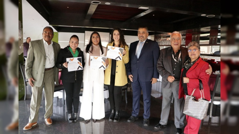 AMIQRO reconoce a la empresaria, ejecutiva y emprendedora 2022