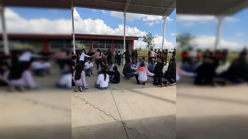 Fomenta Cecytem valores cívicos y culturales a estudiantes del Cemsad 44 Galeana