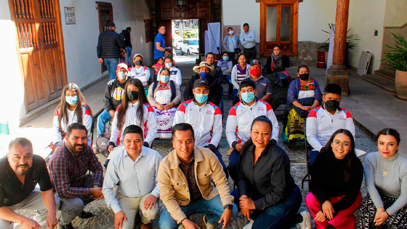 Gobierno de Pátzcuaro premia a deportistas de Canotaje