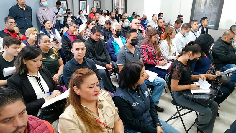 Celebran reunión las autoridades municipales y educativas para el próximo Desfile Deportivo del 20 de Noviembre en Uruapan 