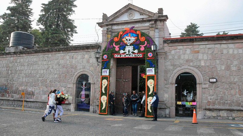 Panteones de Morelia, listos para recibir a visitantes en Día de Muertos: Alfonso Martínez
