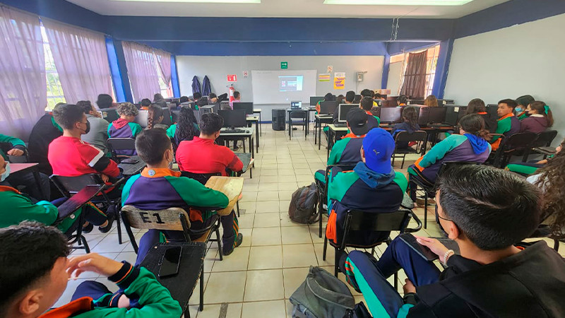 Estudiantes del Cecytem Ciudad Hidalgo participaron en la Semana Internacional del Emprendedor 2022 