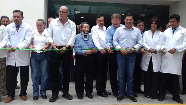 Inauguran obra de remodelación Integral en la clínica local del IMSS en Apatzingán  - Foto 0 