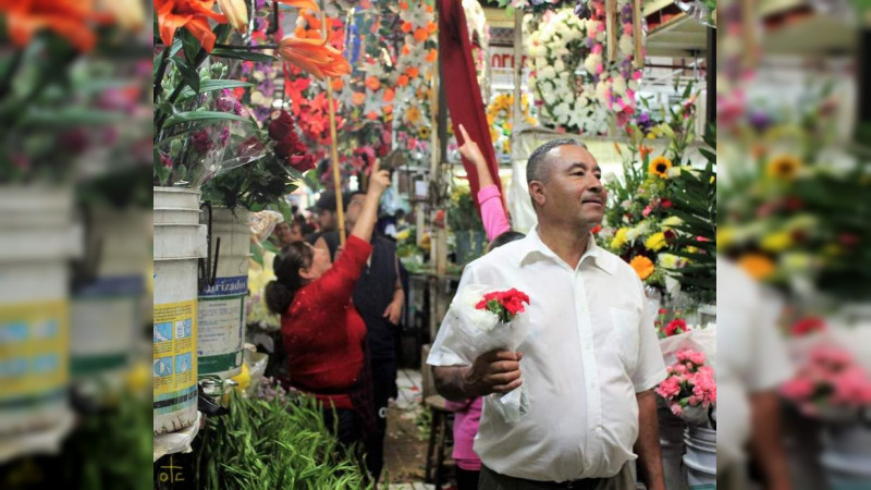 Por el Día de Muertos, los mercados están convertidos en florestas