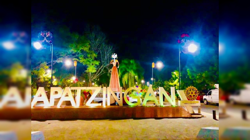 En Apatzingán celebran "Día de Muertos"