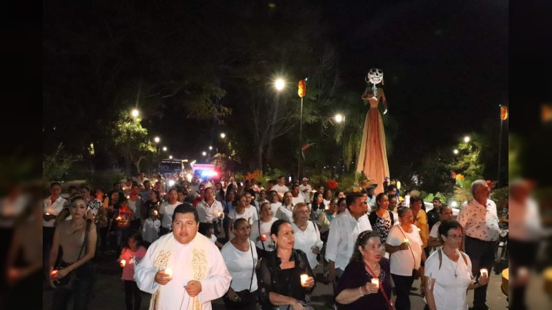 En Apatzingán celebran "Día de Muertos"