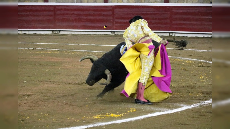 Gran noche de Isaac Fonseca, indultó a Señorón, torazo de Torreón de Cañas