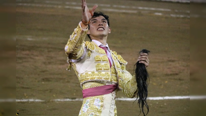 Gran noche de Isaac Fonseca, indultó a Señorón, torazo de Torreón de Cañas